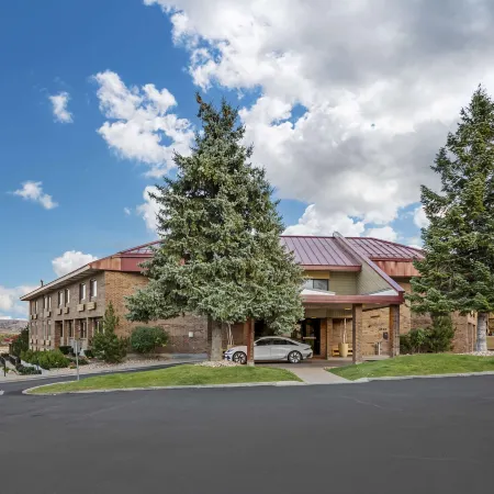 Best Western Plus Landmark Inn