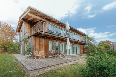 Lakeview 2 Lake Salem child-friendly bathing lake W LAN