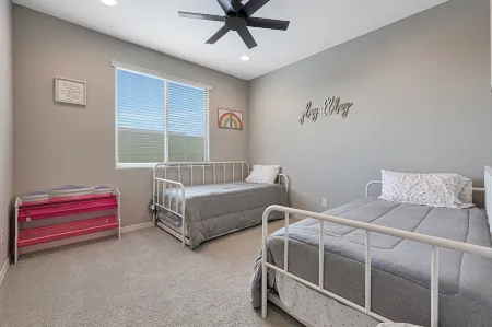 Westgate Gem – 4Br Pool Home Near Shopping & Sports!