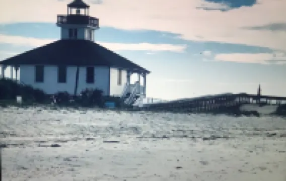 LOCATION!! Modern waterfront home;1-block to FishermanVillage; HEATED SALT POOL