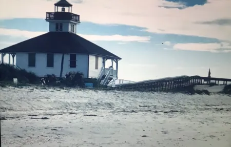 LOCATION!! Modern waterfront home;1-block to FishermanVillage; HEATED SALT POOL Отели в г. Пунта-Горда