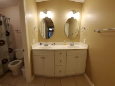 Centrally located in Pensacola Hotels in Brent