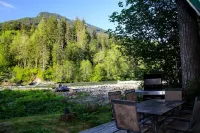 SKY RIVER CABIN-     VIEWS,    CLOSE TO HIKING