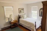 Classic Edgartown Colonial in Lovely Quiet Neighborhood