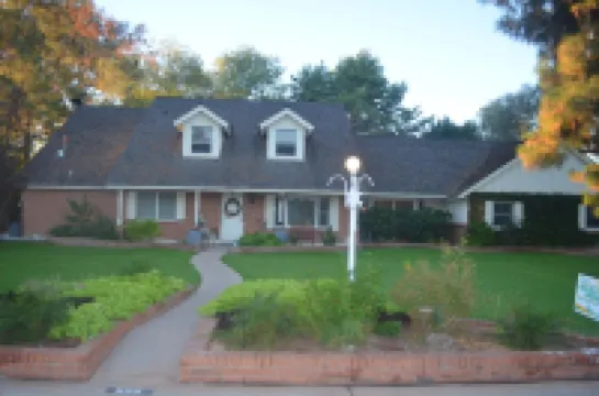 Charming Carriage Home in Gilbert, AZ