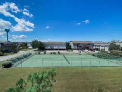 A Jolly Boat-A FEW STEPS TO BEACH-ocean side Corolla. Perfect for families!