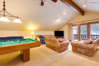 Steps from Four O Clock Run, Spacious and Charming  Ski-In/Ski-Out Retreat
