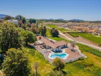 GREAT LOCATION! CLOSE TO PELTZER, LORIMAR, FAULKNER, LONG SHADOW WINERIES!