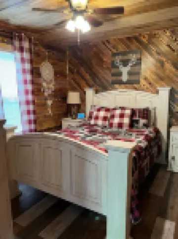 Little cabin on the smith lake