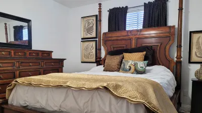 Beautiful, peaceful country guest house with pond Hotels near St Tammany Parish Fair Grounds