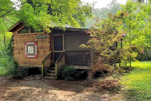 Romantic Cabin at Beautiful Lake Lure!