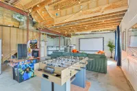 Centrally Located 5BD - Games, BBQ & Firepit Patio