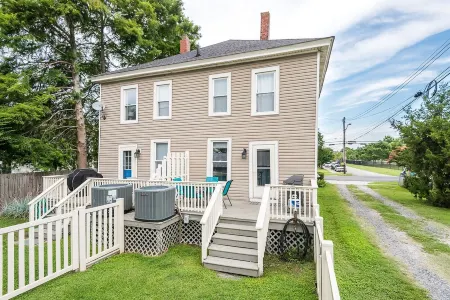 Across from the park and 2 blocks from beach & restaurants- LEFT side of duplex