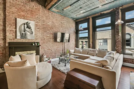 LeCoop Ultra Luxury 2 bed Loft on Bourbon Trail.Close to BuffaloTrace and others