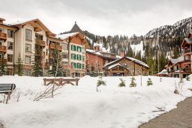 Solitude Resort ski in/out. 1 bedroom + den. Eagle Springs East #103. Sleeps 5.