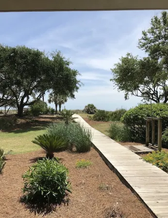 Oceanfront. Luxury. Penthouse. on the Beach.