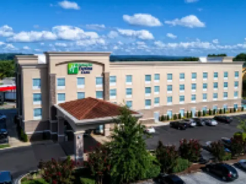 Holiday Inn Express & Suites COOKEVILLE by IHG Hotels in Cookeville