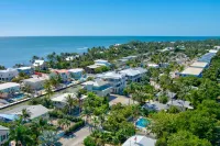 Bungalow #3 - 2 Bed/1 Bath & Pool in Islamorada 이슬라모라다 호텔