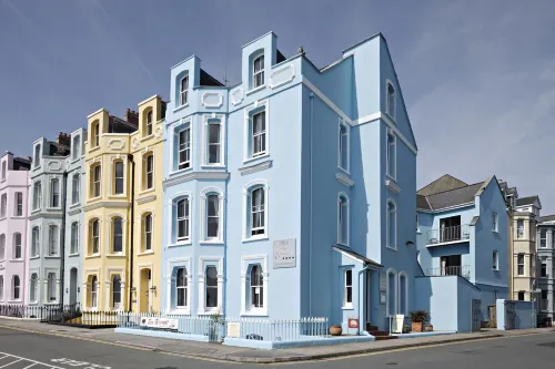 No: 1 the Esplanade Guest Accommodation. Hotels in Tenby