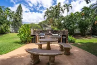 NEWLY remodeled Modern Maui condo across the beach.