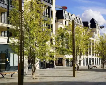 Confort apartment near panorama lake close to Paris クラマールのホテル