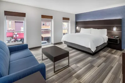 Holiday Inn Express & Suites Deadwood-Gold Dust Casino Hotels in Deadwood