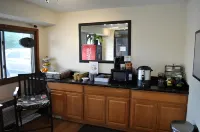 Super 8 by Wyndham Petoskey