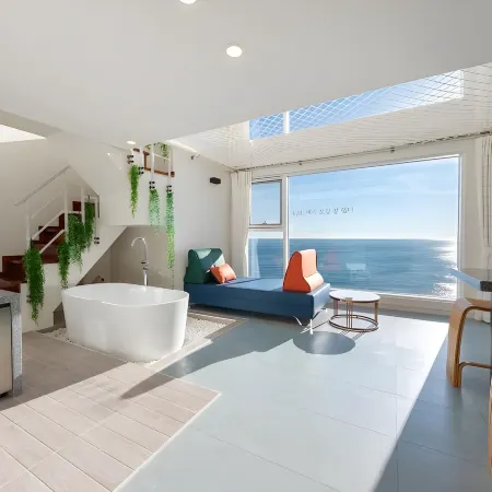 Donghae 828 Ocean View Spa Pension