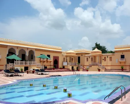 Amar Mahal Hotels in Orchha