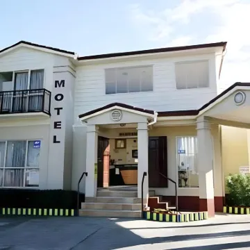 Avondale Motor Inn Hotels near Avondale
