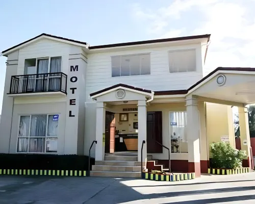 Avondale Motor Inn Hotels near Avondale