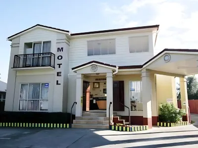 Avondale Motor Inn Hotels near Waitakere Ranges