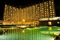 Weekend Address by Honest Homes - piscina