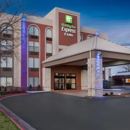 Holiday Inn Express & Suites BENTONVILLE by IHG