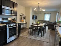 Irish Haven! Spacious 5-bedroom house with AC and WiFi! Walk to Notre Dame!