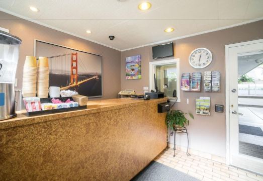 Nob Hill Motor Inn