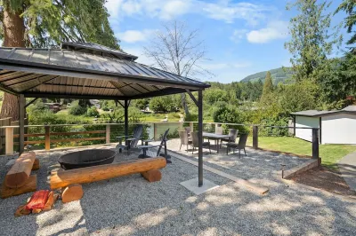 Cowichan Lake Cottages -Riverside Hoteles en Cowichan Valley
