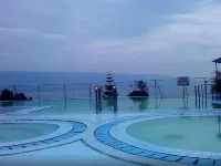 Danau Toba International Cottage Parapat - Pools