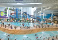 5 BR Luxury Escape with Hot Tub, Home Theater, Arcade, Min from Lake & Slopes