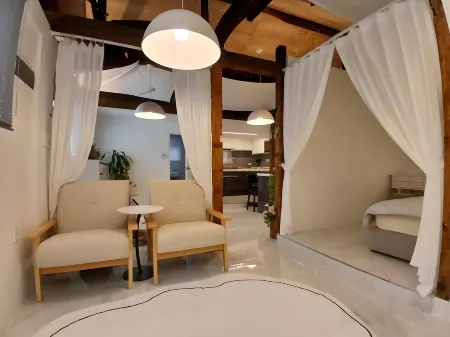 Mokpo Soho Отели рядом с достопримечательностью «Yudalsan Mountain»