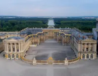 3 Rooms  , in the Heart of the Historic District of Versailles