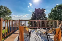 Updated 4BR Lakefront w/ Hot Tub, Dock & Fire Pit