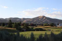 Hot tub & Arcade Full Lower Level Apartment Hotels in Eagle Mountain