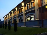 Hotel Roma & Tours Hotels near The Church of Amenaprkich