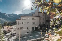 Hotel Quellenhof - Self Check-in & Adults Only Hotels in Ароза