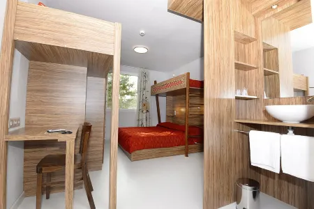 Hôtel du Parc - Pirates Отели в г. Шаснёй-дю-Пуату