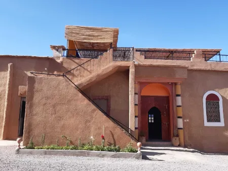 Auberge Restaurant Tissili " Oasis de Fint" Отели в г. Тармигт