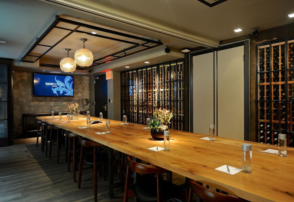 Park South Hotel Over view