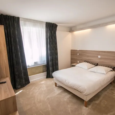 Hotel les Voyageurs Отели в г. Модан