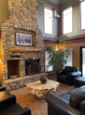 Elkwater Lake Lodge and Resort - Homestays